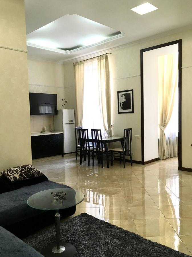 Downtown Prestige Apartment 오데사 외부 사진