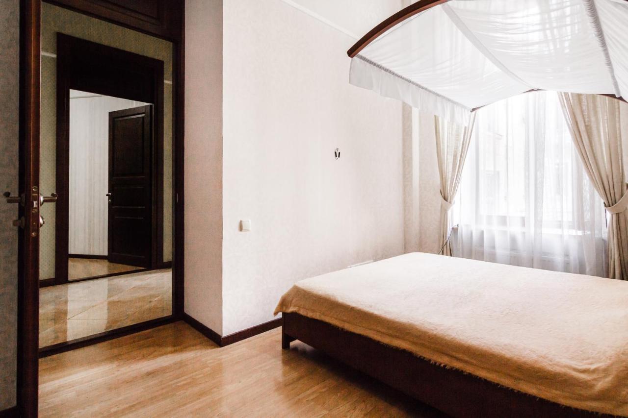 Downtown Prestige Apartment 오데사 외부 사진